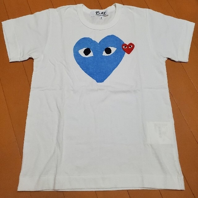 COMME des GARCONS(コムデギャルソン)の新品未使用　コム・デ・ギャルソン　白Tシャツ レディースのトップス(Tシャツ(半袖/袖なし))の商品写真