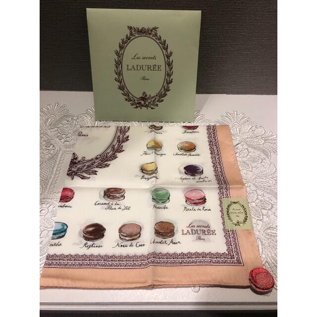 LADUREE(ラデュレ)の最終値下げラデュレ　ハンカチ　マカロン　新品 レディースのファッション小物(ハンカチ)の商品写真