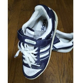 アディダス(adidas)のアディダス　スニーカー(スニーカー)