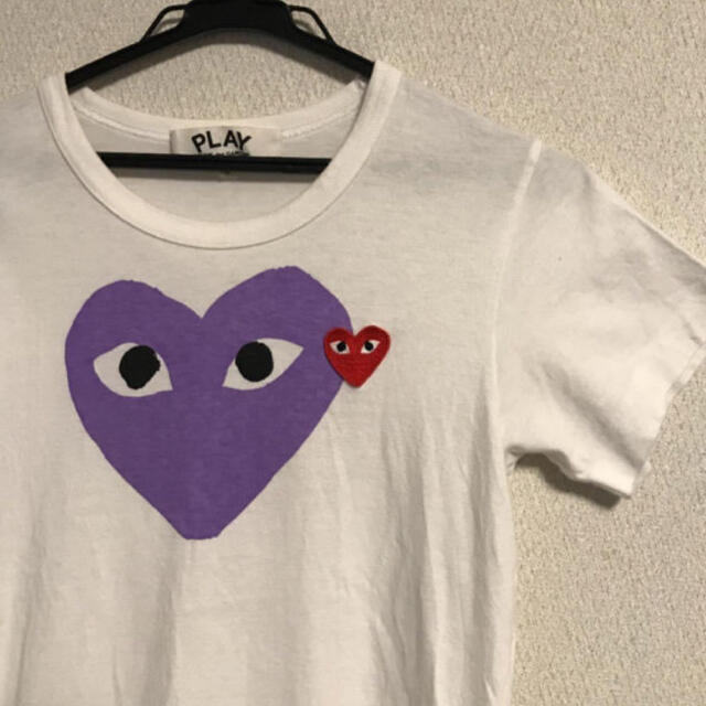 COMME des GARCONS(コムデギャルソン)のコムデギャルソン　Tシャツ　play  レディースのトップス(Tシャツ(半袖/袖なし))の商品写真