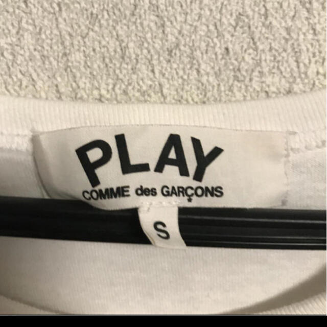 COMME des GARCONS(コムデギャルソン)のコムデギャルソン　Tシャツ　play  レディースのトップス(Tシャツ(半袖/袖なし))の商品写真