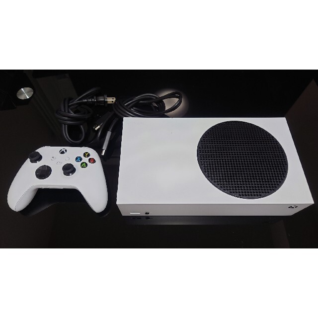 Xbox(エックスボックス)のXbox Series S 本体 中古 美品 エンタメ/ホビーのゲームソフト/ゲーム機本体(家庭用ゲーム機本体)の商品写真