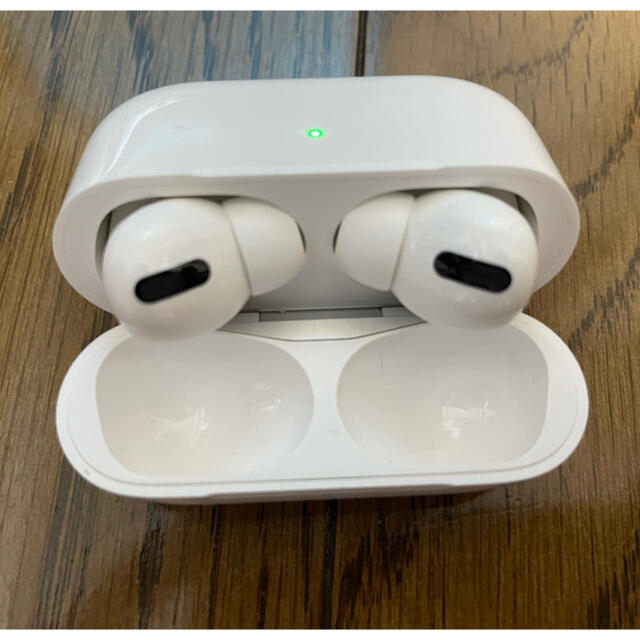 Apple(アップル)のアップル　エアーポッズプロ　Apple AirPods pro スマホ/家電/カメラのオーディオ機器(ヘッドフォン/イヤフォン)の商品写真