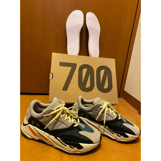 adidas(アディダス)のYEEZYBOOST WAVE RUNNER 700 ソリッドグレー  メンズの靴/シューズ(スニーカー)の商品写真