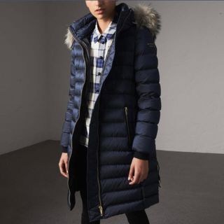 バーバリー(BURBERRY)のBurberry ダウンフィルド パファーコート ウィズ フード(ダウンコート)