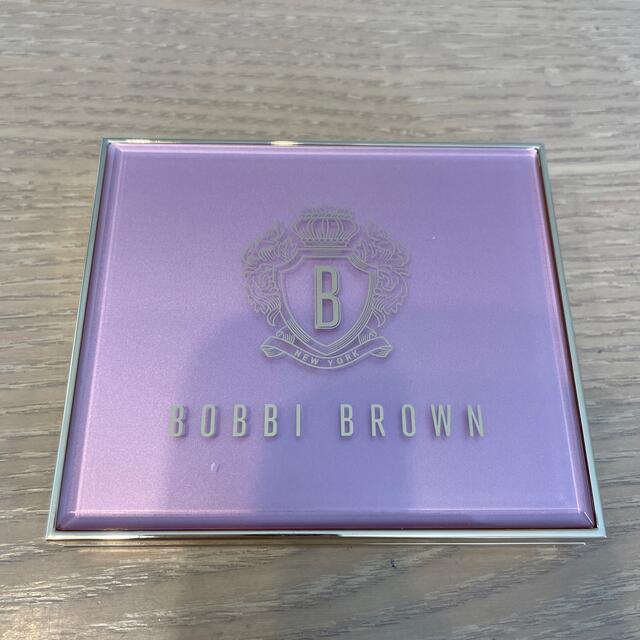 BOBBI BROWN(ボビイブラウン)のボビーブラウン ピンクグロウリュクスアイシャドウパレット コスメ/美容のベースメイク/化粧品(アイシャドウ)の商品写真