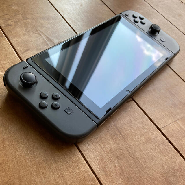 Nintendo Switch(ニンテンドースイッチ)の任天堂 スイッチ Nintendo Switch グレー 本体   エンタメ/ホビーのゲームソフト/ゲーム機本体(家庭用ゲーム機本体)の商品写真