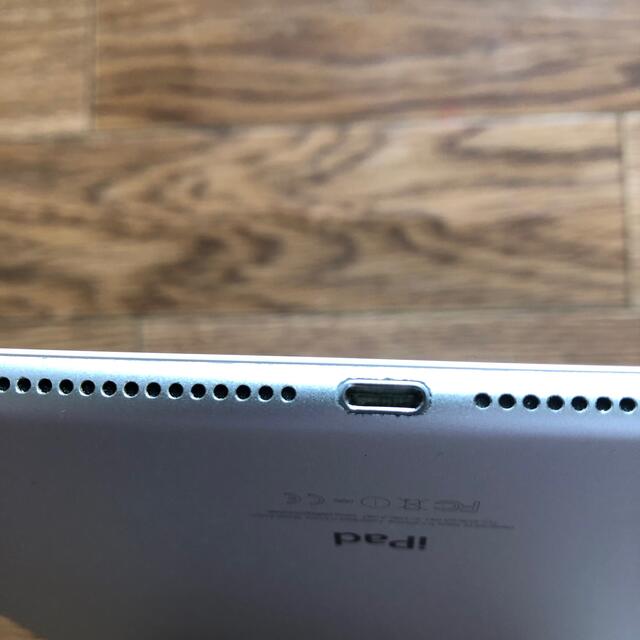 iPad Air2  16G silver docomo 美品 6