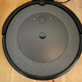 アイロボット(iRobot)のルンバ　　i3  美品(掃除機)