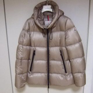 モンクレール(MONCLER)のさーさん様専用　　モンクレール　SERITTE　セリッテ　ベージュ　１(ダウンジャケット)