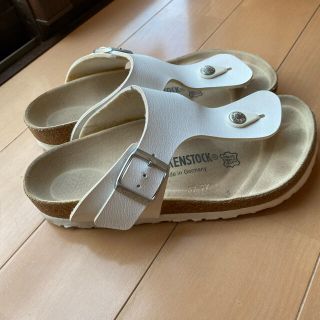 ビルケンシュトック(BIRKENSTOCK)のこだま様専用　ビルケンシュトック サンダル 36 - 白　23.0(サンダル)