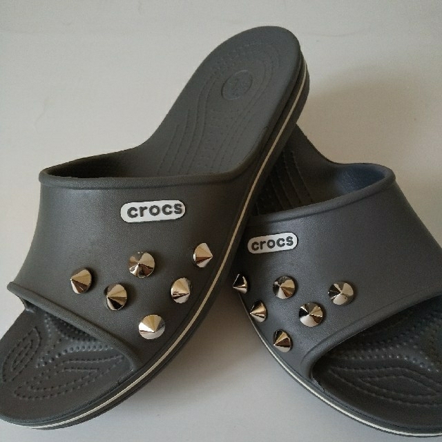 crocs(クロックス)のシルバースタッズ丸型　12個　クロックス用ジャムチャームズ レディースのアクセサリー(その他)の商品写真