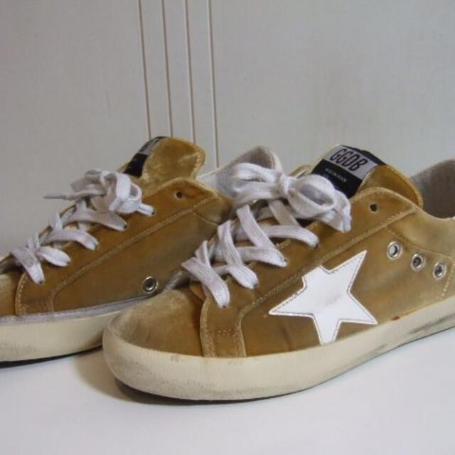 GOLDEN GOOSE(ゴールデングース)のゴールデングース　スニーカー　ベロア素材　３６（小さめ） レディースの靴/シューズ(スニーカー)の商品写真