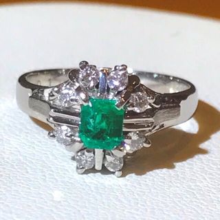 ジュエリーマキ(ジュエリーマキ)の☆ジュエリーマキ Pt850 エメラルド0.30ct&ダイヤリング☆(リング(指輪))