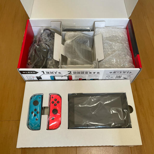 Nintendo Switch(ニンテンドースイッチ)のNintendo Switch本体　美品 エンタメ/ホビーのゲームソフト/ゲーム機本体(家庭用ゲーム機本体)の商品写真