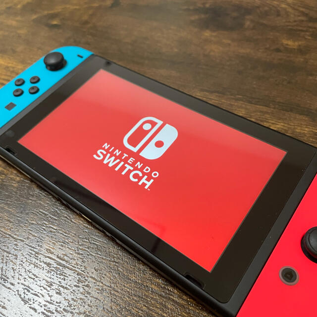 Nintendo Switch(ニンテンドースイッチ)のNintendo Switch本体　美品 エンタメ/ホビーのゲームソフト/ゲーム機本体(家庭用ゲーム機本体)の商品写真