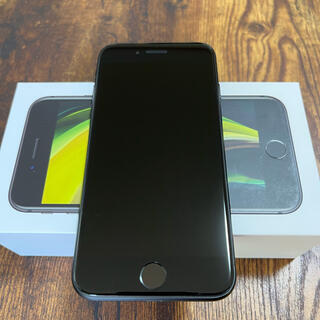 アイフォーン(iPhone)の【美品】 SIMフリー iPhone SE 第2世代 256GB ブラック (スマートフォン本体)