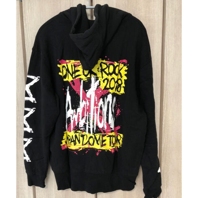 ONE OK ROCK(ワンオクロック)のONE OK ROCK 2018 Liveパーカー エンタメ/ホビーのタレントグッズ(ミュージシャン)の商品写真