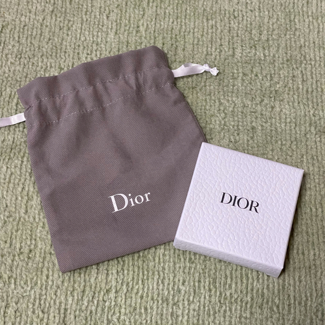 Dior(ディオール)のディオール ノベルティスマホリング スター エンタメ/ホビーのコレクション(ノベルティグッズ)の商品写真