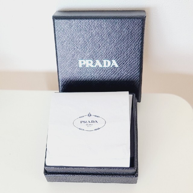 PRADA(プラダ)のプラダ 革ブレスレット レディースのアクセサリー(ブレスレット/バングル)の商品写真