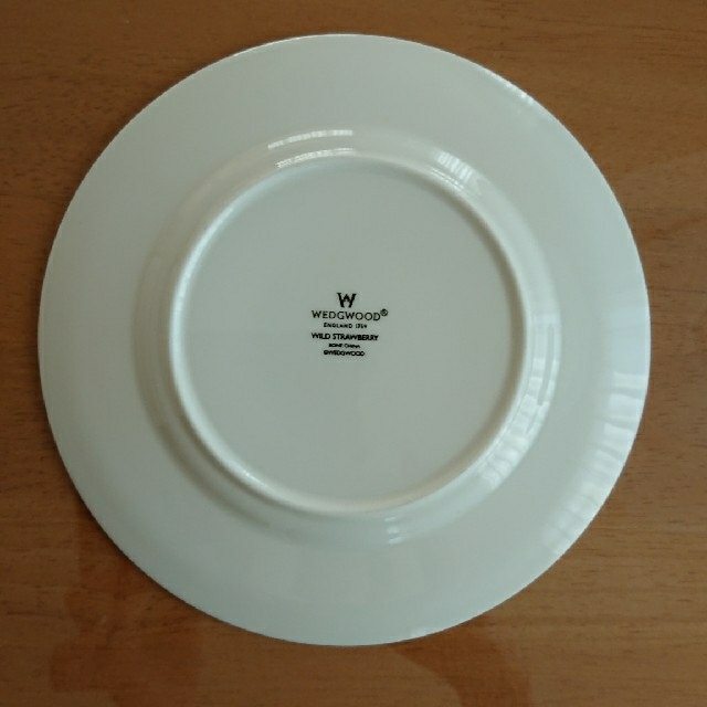 WEDGWOOD(ウェッジウッド)のWEDGWOODデザート皿2枚 インテリア/住まい/日用品のキッチン/食器(食器)の商品写真
