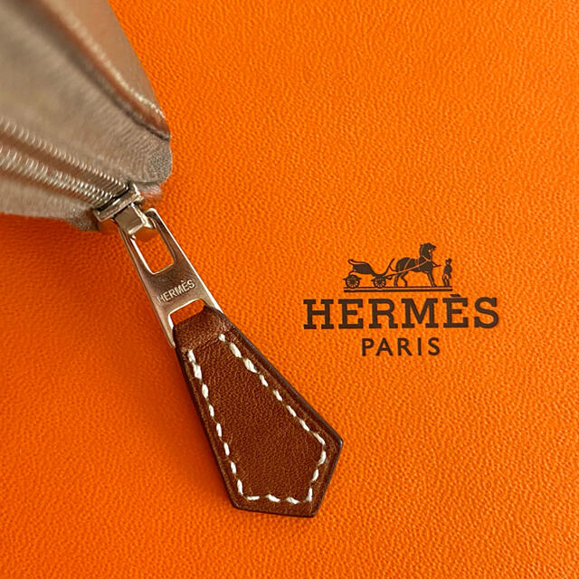 Hermes(エルメス)の✿HERMES✿アザップ シルクイン エトゥープ×ブルーエレクトリック レディースのファッション小物(財布)の商品写真