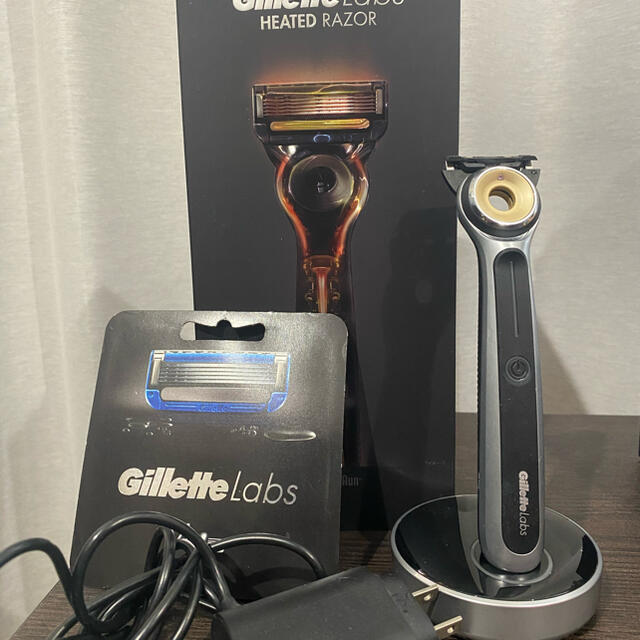 gilet(ジレ)のジレット Gillette Labs ヒーテッドレーザー 髭剃り 替刃付き コスメ/美容のシェービング(カミソリ)の商品写真