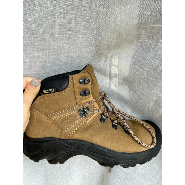 KEEN(キーン)のKEEN PYRENEES 23.5cm スポーツ/アウトドアのアウトドア(登山用品)の商品写真