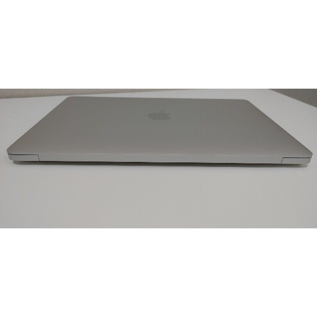 Mac (Apple)(マック)のmacbook air 2020 13インチ　i5/8gb/256gb スマホ/家電/カメラのPC/タブレット(ノートPC)の商品写真