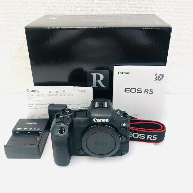 Canon(キヤノン)の【極美品】CANON EOS R5 ボディ ミラーレス一眼 カメラ フルサイズ スマホ/家電/カメラのカメラ(ミラーレス一眼)の商品写真