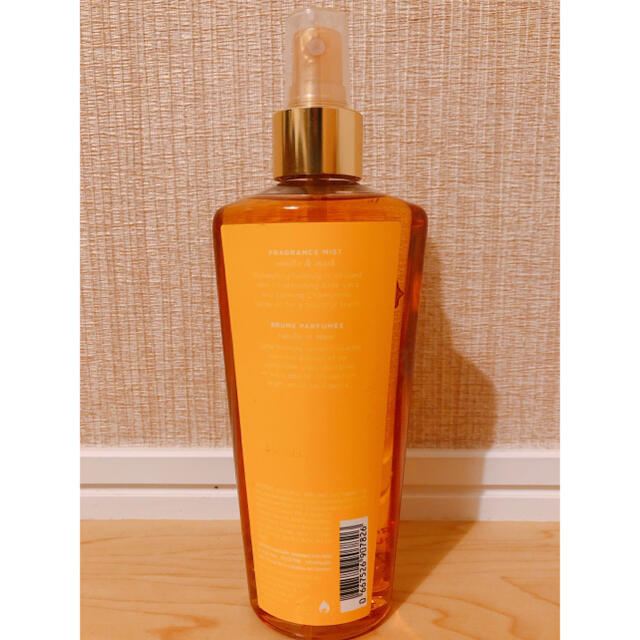 Victoria's Secret(ヴィクトリアズシークレット)のVICTORIA'S SECRET  フレグランスミスト250ml バニラレース コスメ/美容の香水(香水(女性用))の商品写真