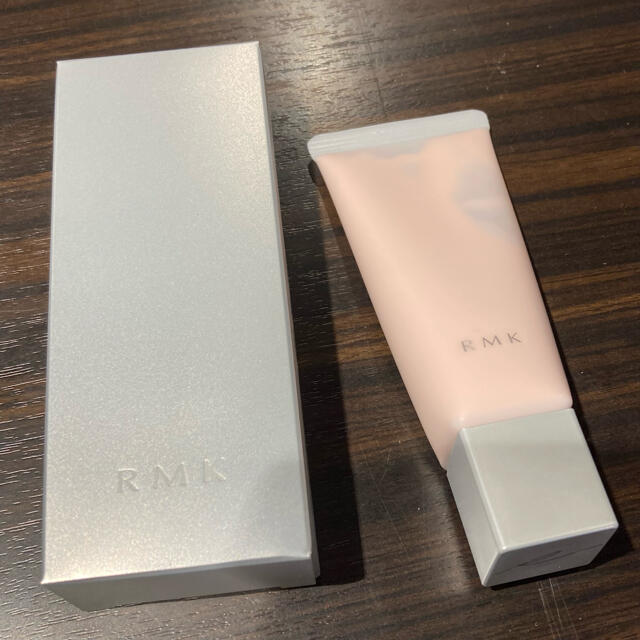 RMK(アールエムケー)のRMK スムースフィット ポアレスベース 02 コスメ/美容のベースメイク/化粧品(化粧下地)の商品写真