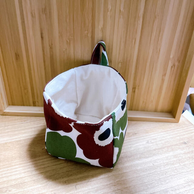 marimekko(マリメッコ)の少し訳あり。小さな布バスケット ハンドメイドの生活雑貨(雑貨)の商品写真