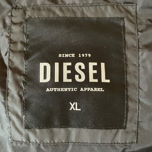 DIESEL(ディーゼル)の本日限定価格【新品タグ有】【海外品】DIESELディーゼル ダウンベストXL メンズのジャケット/アウター(ダウンベスト)の商品写真