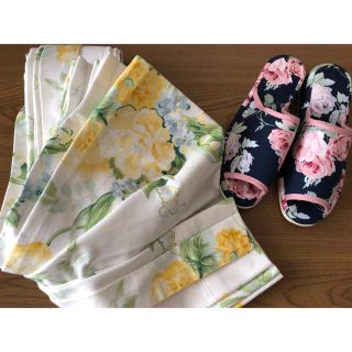 ローラアシュレイ(LAURA ASHLEY)の『専用』LAURA ASHLEYのカーテン&スリッパ(未使用品)(カーテン)