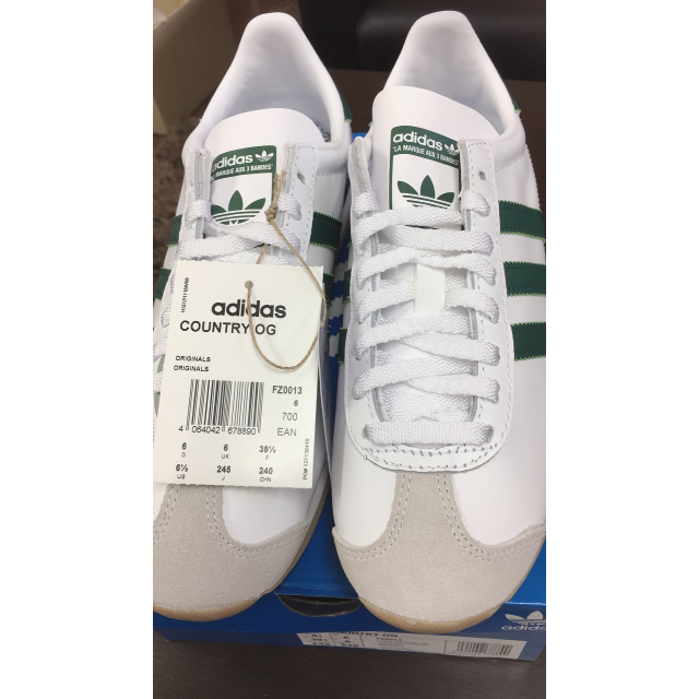 adidas(アディダス)の☆新品☆アディダス スニーカー green＆white レディースの靴/シューズ(スニーカー)の商品写真