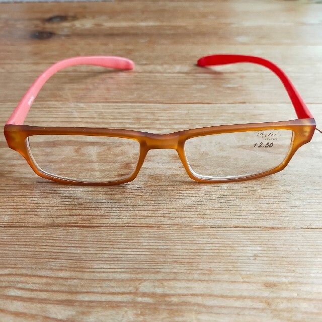 リーディンググラス　老眼鏡　BEGLAD　+2.5　オレンジ　9 レディースのファッション小物(サングラス/メガネ)の商品写真
