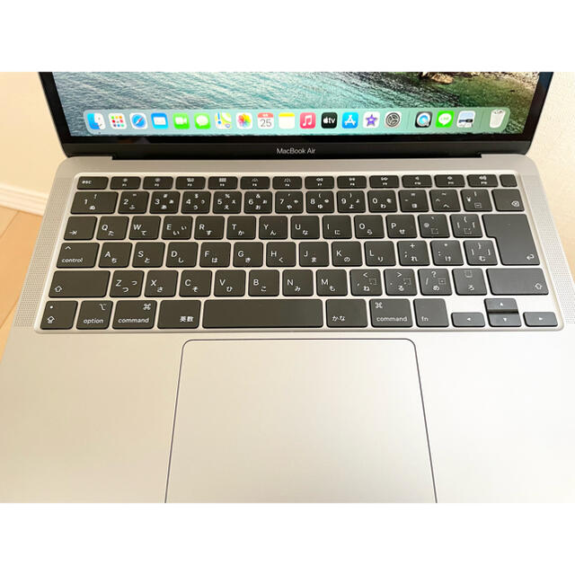 Mac (Apple)(マック)のおまけ付き　MacBook Air 2020 i5 16GB 256GB  スマホ/家電/カメラのPC/タブレット(ノートPC)の商品写真