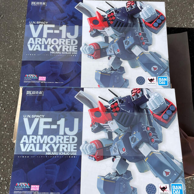 定番のお歳暮&冬ギフト DX超合金 VF-1Jアーマードバルキリー(一条輝機