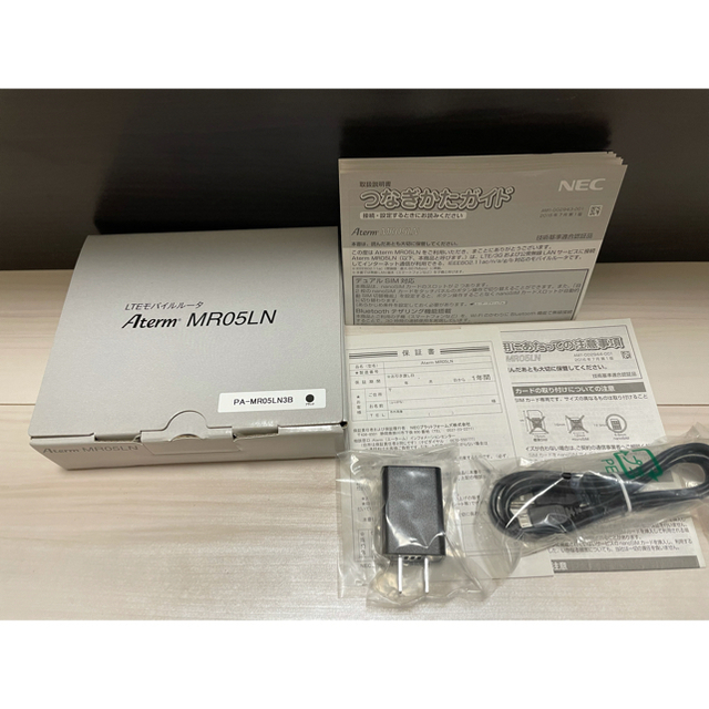 NEC(エヌイーシー)のLTEモバイルルータ NEC aterm MR05LN スマホ/家電/カメラのPC/タブレット(PC周辺機器)の商品写真