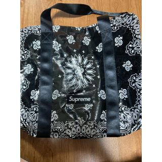 シュプリーム(Supreme)のSupreme Bandana Tarp small Duffle Bag 黒(トートバッグ)