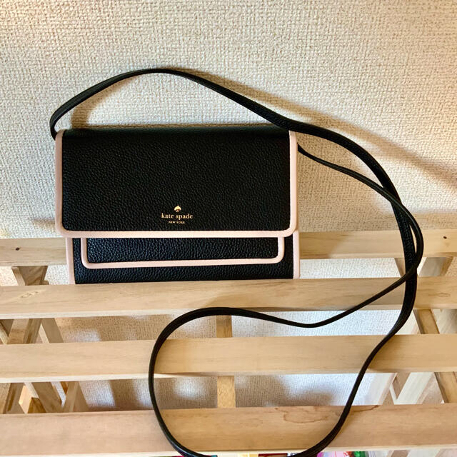 kate spade new york(ケイトスペードニューヨーク)の新品未使用ケイトスペード　クラッチバック レディースのバッグ(クラッチバッグ)の商品写真