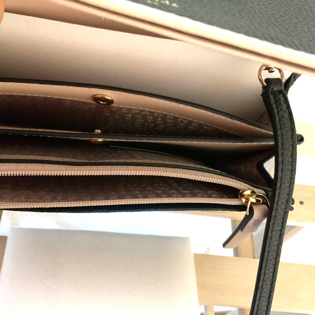 kate spade new york(ケイトスペードニューヨーク)の新品未使用ケイトスペード　クラッチバック レディースのバッグ(クラッチバッグ)の商品写真