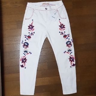 デシグアル(DESIGUAL)のデシグアル タグつき新品 ジーンズ(デニム/ジーンズ)