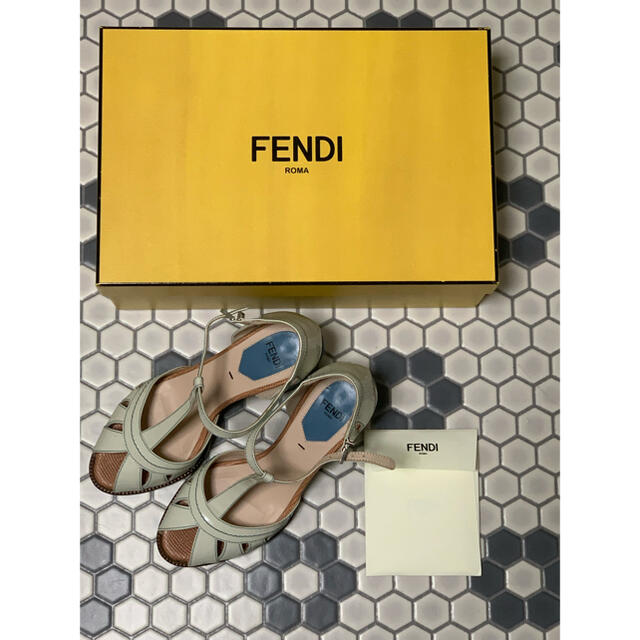 希少サイズ FENDI サンダルサンダル