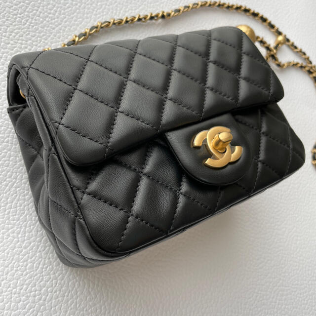 CHANEL(シャネル)の【⠀大人気入手困難品】シャネル ボールチェーンフラップバック レディースのバッグ(ショルダーバッグ)の商品写真