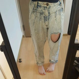 フィグアンドヴァイパー(FIG&VIPER)の"FIG&VIPER"♡穴あきジーンズ👖(デニム/ジーンズ)