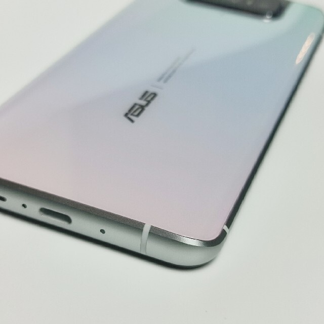 ASUS(エイスース)の最短即日発送様専用　ASUS Zenfone 7 日本モデル美品  スマホ/家電/カメラのスマートフォン/携帯電話(スマートフォン本体)の商品写真