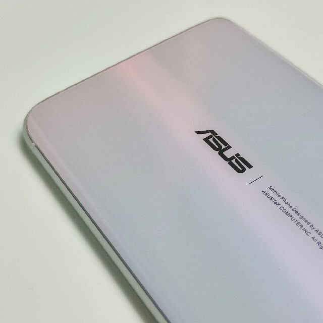 ASUS(エイスース)の最短即日発送様専用　ASUS Zenfone 7 日本モデル美品  スマホ/家電/カメラのスマートフォン/携帯電話(スマートフォン本体)の商品写真