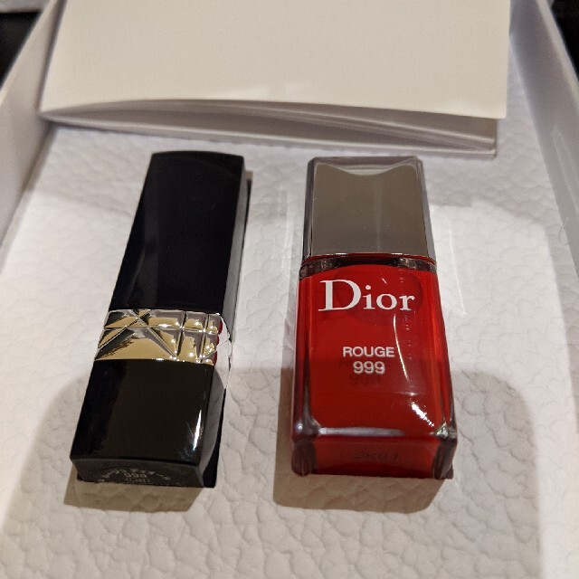 Dior(ディオール)のDior ネイル×リップ　巾着バッグ　非売品 エンタメ/ホビーのコレクション(ノベルティグッズ)の商品写真